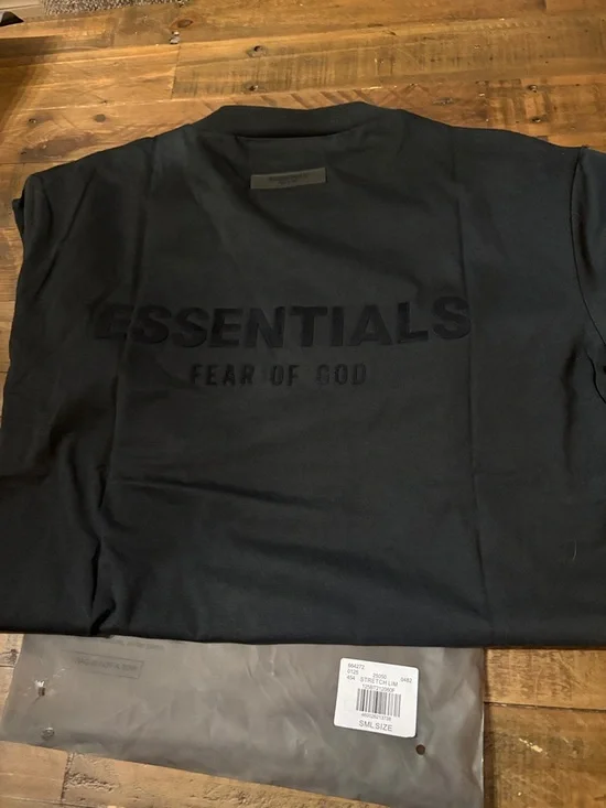 ESSENTIALS Fear of God Men’s Black Crew Neck T-Shirt - Picture 3 of 3